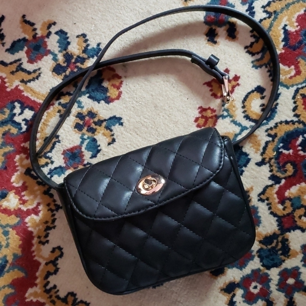 Faux Leather Quilted Like Bag. - Picture 6 of 7